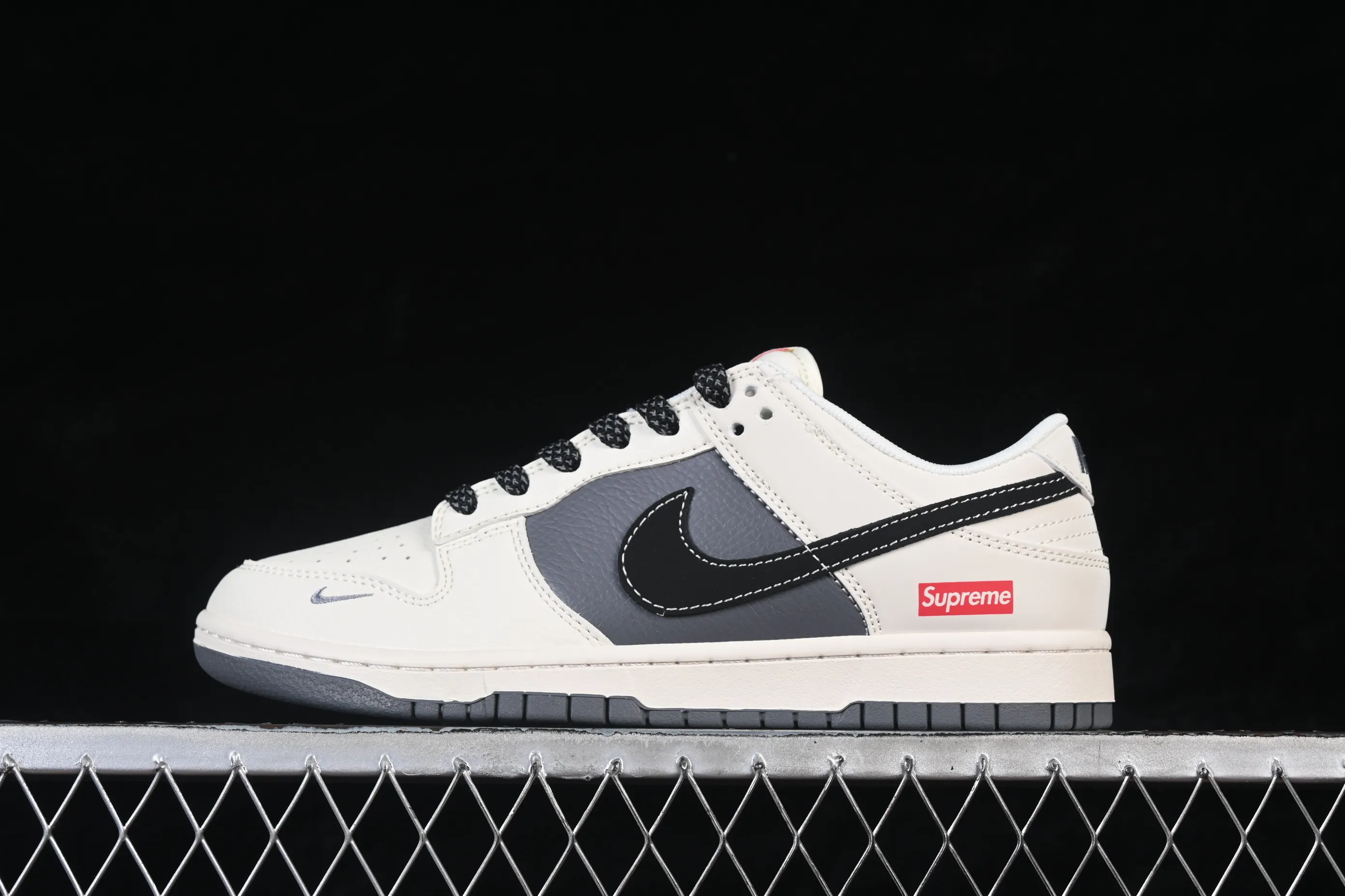 All categories Air Jordan Jordan series basketball shoes Air Jordan 1 Low Nike SB Dunk Low black brown suede high-end customized low-top casual sneakers LD8888-011